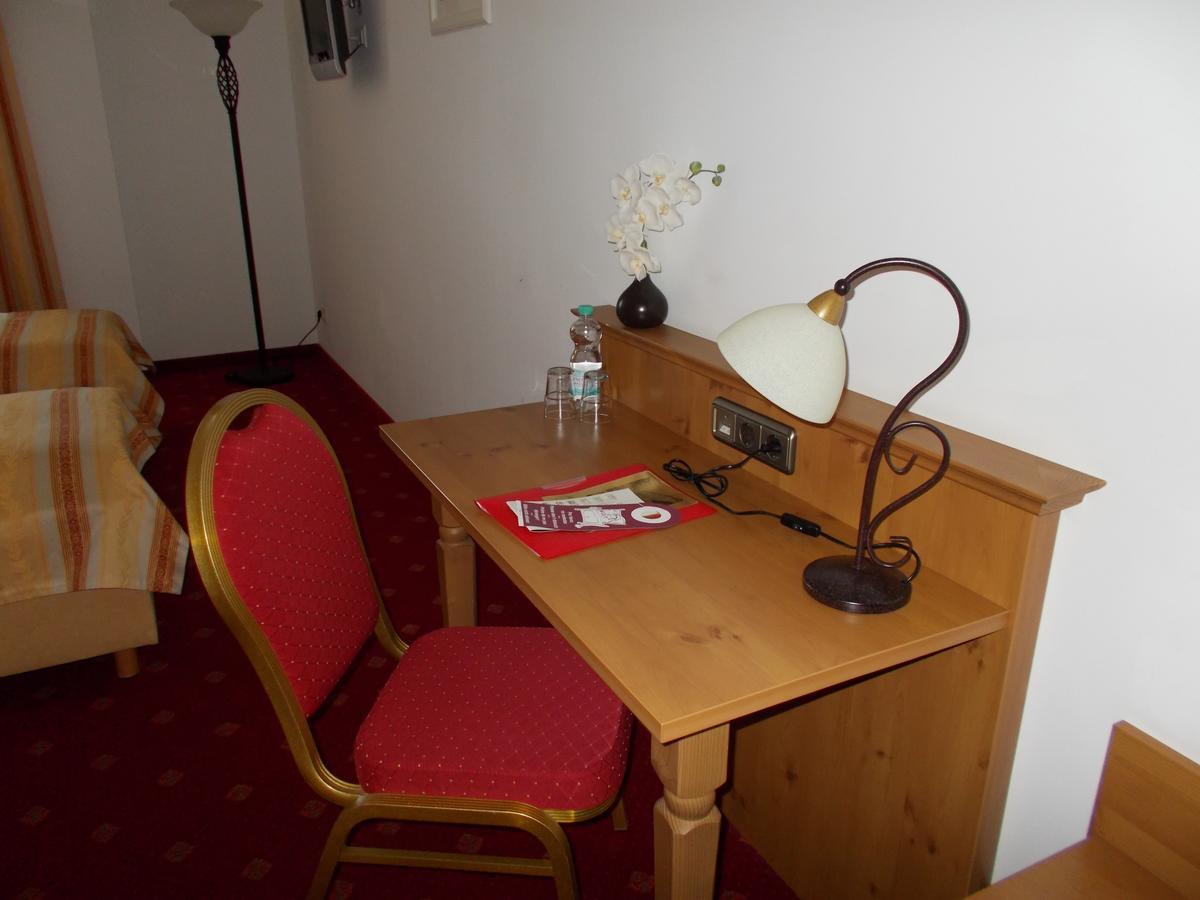 Gasthof Klement Isen Bagian luar foto